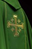 Ornat zielony z haftowanym pasem i krzyżami jerozolimskimi – zdjęcie 5