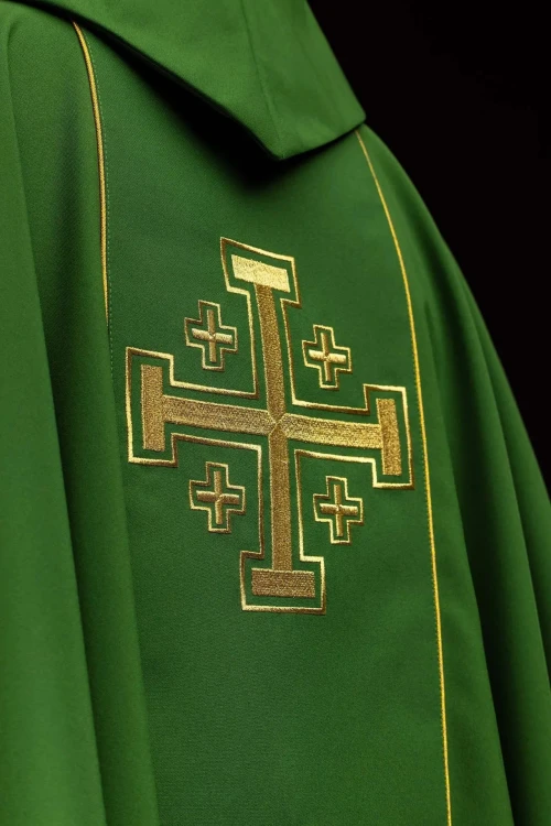 Ornat zielony z haftowanym pasem i krzyżami jerozolimskimi – zdjęcie 5