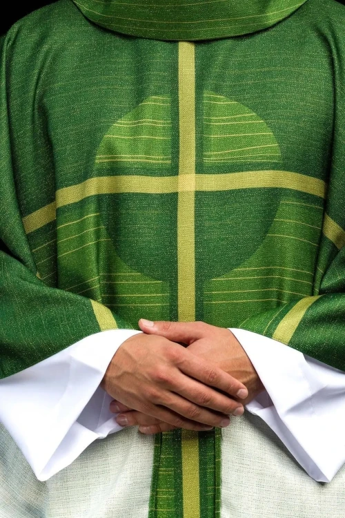 Ornat zielony z nadrukiem krzyża – zdjęcie 1