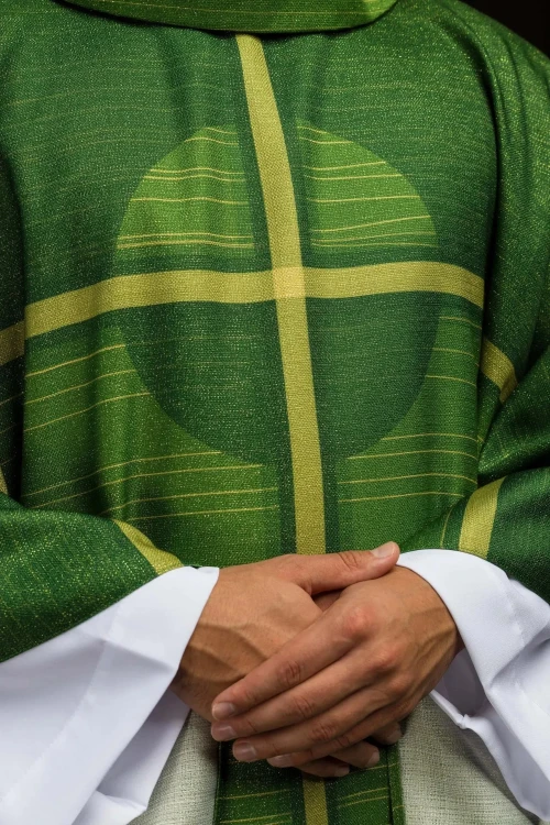 Ornat zielony z nadrukiem krzyża – zdjęcie 3