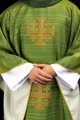 Ornat zielony z nadrukiem krzyża jerozolimskiego – zdjęcie 1