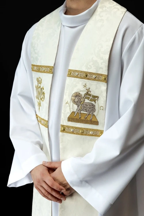 Stuła wielkanocna ecru z haftem Baranka Bożego i IHS
