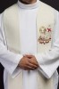 Stuła wielkanocna ecru z haftem Baranka Bożego i krzyża – detal 2