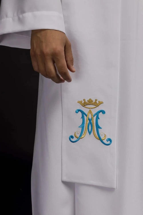 Stuła kapłańska biała z haftem maryjnym – detal 2