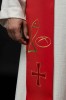 Stuła kapłańska czerwona z haftem krzyża – detal 2