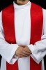 Stuła kapłańska czerwona z haftem krzyża – detal 3