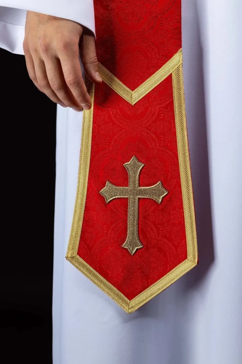 Stuła kapłańska czerwona z haftem krzyża – detal 2