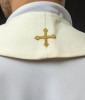 Stuła kapłańska ecru z haftem krzyża – detal 3
