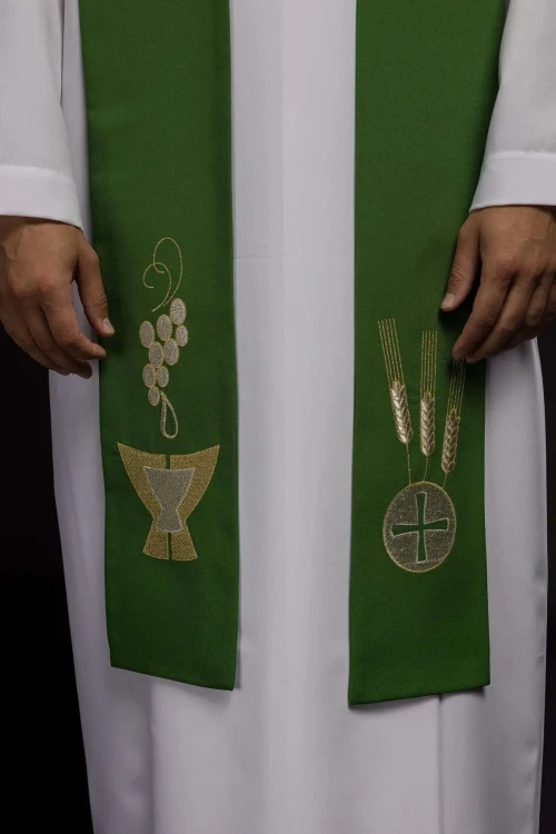 Stuła kapłańska zielona z haftem eucharystycznym – detal 2