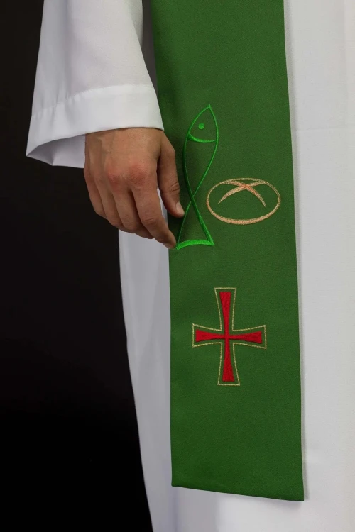 Stuła kapłańska zielona z haftem krzyża – detal 2