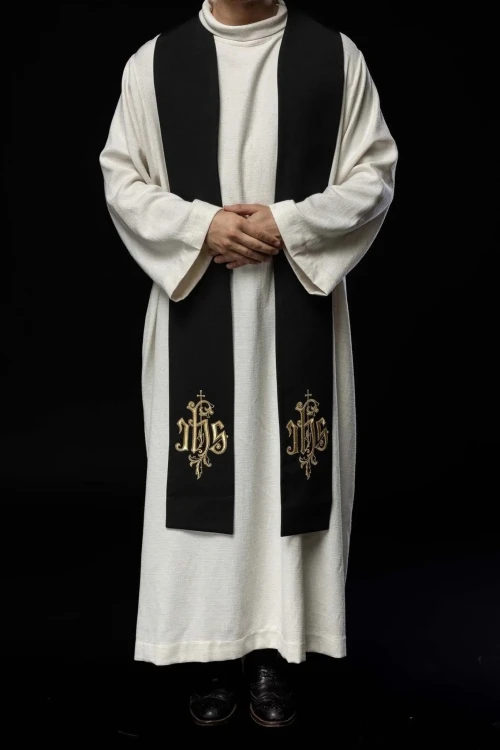 Stuła liturgiczna czarna z haftem IHS