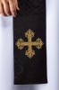 Stuła liturgiczna czarna z haftem krzyża – detal 2