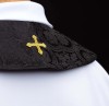 Stuła liturgiczna czarna z haftem krzyża – detal 6