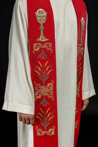 Stuła liturgiczna czerwona z haftem IHS – detal 2