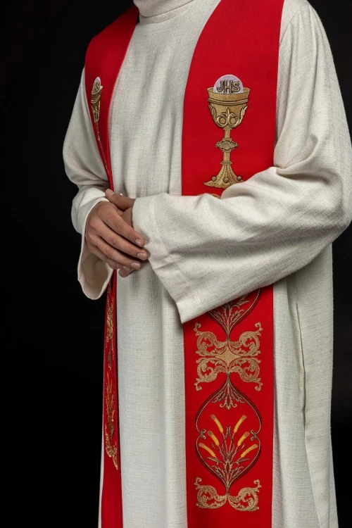 Stuła liturgiczna czerwona z haftem IHS – detal 3