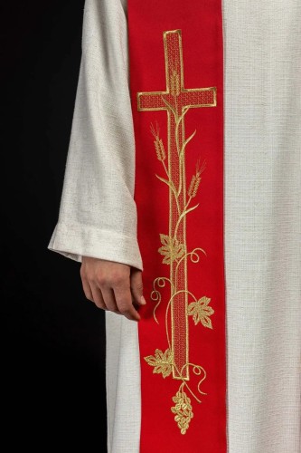 Stuła liturgiczna czerwona z haftem krzyża – detal 2