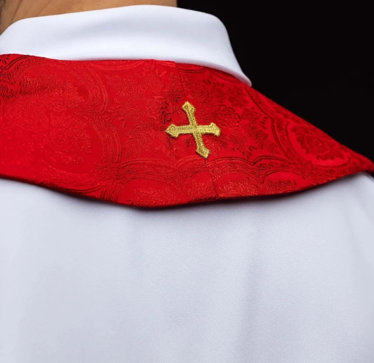 Stuła liturgiczna czerwona z haftem krzyża – detal 6
