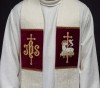 Stuła liturgiczna ecru z haftem Baranka Paschalnego – detal 2