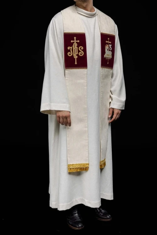 Stuła liturgiczna ecru z haftem Baranka Paschalnego – detal 7