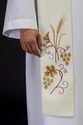 Stuła liturgiczna ecru z haftem eucharystycznym – detal 2