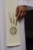 Stuła liturgiczna ecru z haftem eucharystycznym – detal 3