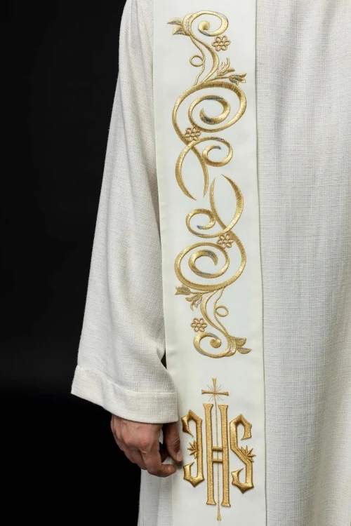 Stuła liturgiczna ecru z haftem IHS – detal 3