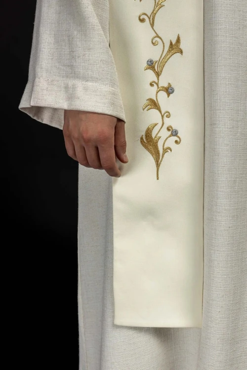 Stuła liturgiczna ecru z haftem IHS – detal 4