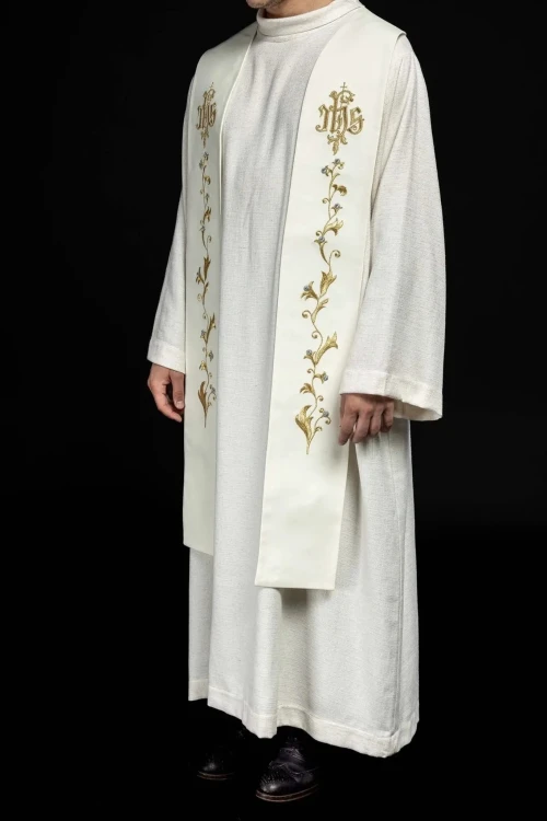 Stuła liturgiczna ecru z haftem IHS – detal 5