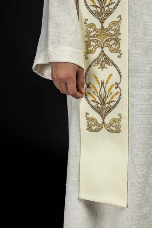 Stuła liturgiczna ecru z haftem IHS – detal 4