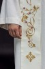 Stuła liturgiczna ecru z haftem IHS – detal 5