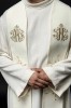 Stuła liturgiczna ecru z haftem IHS – detal 2