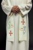 Stuła liturgiczna ecru z haftem krzyża – detal 2