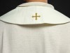 Stuła liturgiczna ecru z haftem krzyża – detal 5