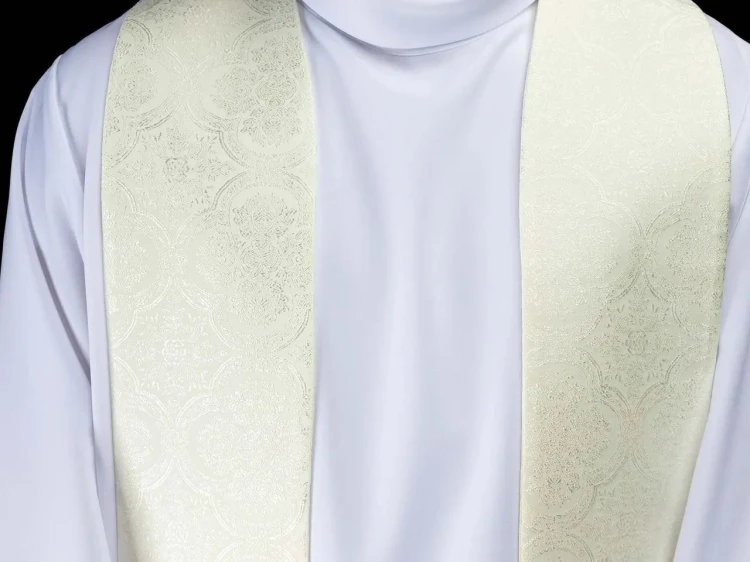 Stuła liturgiczna ecru z haftem krzyża – detal 3