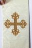 Stuła liturgiczna ecru z haftem krzyża – detal 5