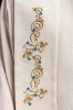 Stuła liturgiczna ecru z haftem maryjnym – detal 3