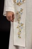 Stuła liturgiczna ecru z haftem maryjnym – detal 4