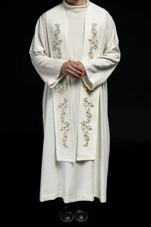 Stuła liturgiczna ecru z haftem maryjnym – detal 6