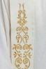 Stuła liturgiczna ecru z haftem maryjnym – detal 4