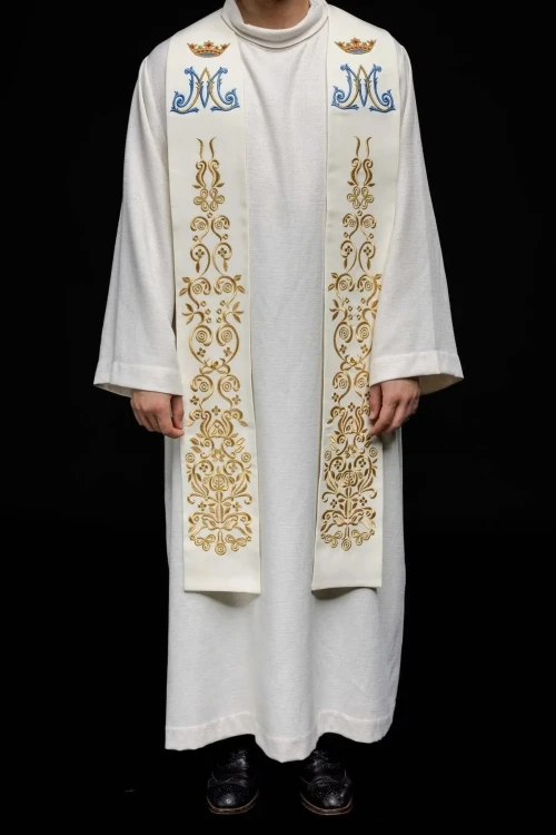 Stuła liturgiczna ecru z haftem maryjnym – detal 7