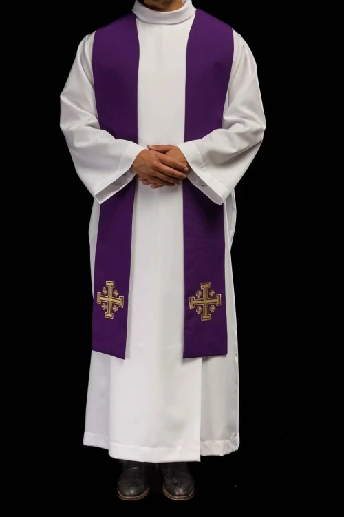 Stuła liturgiczna fioletowa z haftem krzyża – detal 5