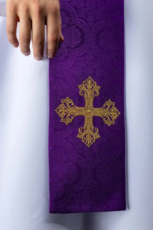 Stuła liturgiczna fioletowa z haftem krzyża
