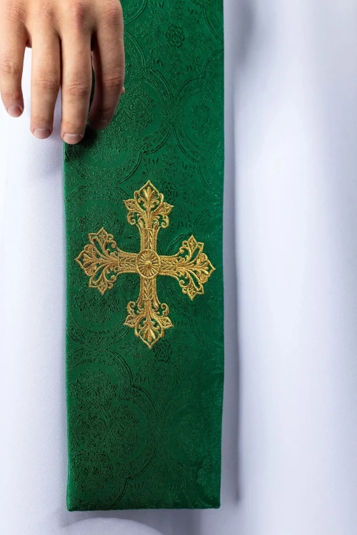 Stuła liturgiczna zielona z haftem krzyża