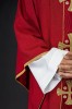 Ornat czerwony z haftowanymi krzyżami – wariant IV – detal symbolu