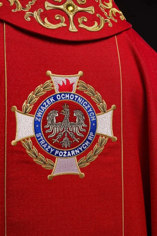 Bogato haftowany ornat czerwony z wizerunkiem św. Floriana – detal 12
