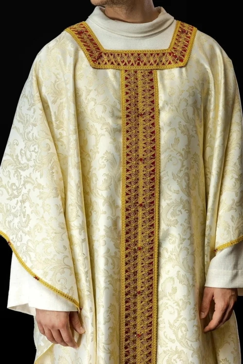 Ręcznie wykonany ornat liturgiczny ecru z kamieniami naturalnymi