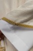 Ręcznie zdobiony ornat ecru z kamieniami naturalnymi – wariant III – widok tyłu
