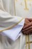 Ornat ecru haftowany z krzyżem jerozolimskim – wariant II – detal symbolu