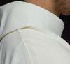 Ornat ecru haftowany z motywem Trójcy Świętej – widok przodu