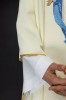 Ornat ecru haftowany z wizerunkiem Matki Bożej Wniebowziętej – wykończenie kołnierza